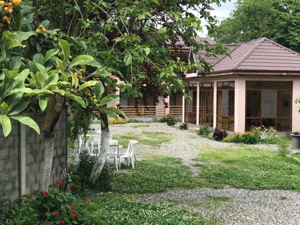 Гостевой Дом "Уют У Тумановых" Pizunda Exterior photo